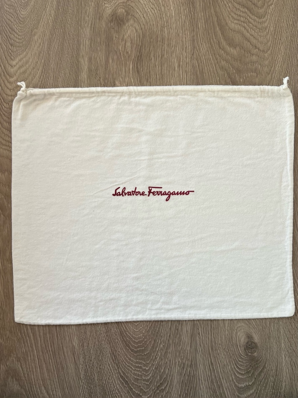 Ferragamo dust bag (C851)